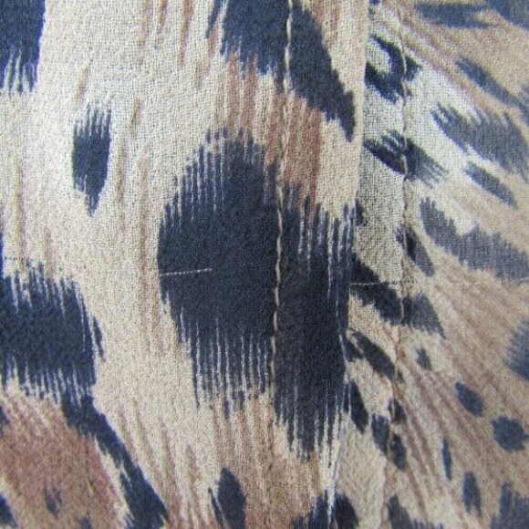 Chicos Silk Leopard Print Button Front Sheer Top Womens Size S 0 Long Sleeve - Picture 12 of 12